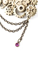 百モデルのブローチ