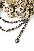 四葉環モデルのブローチ