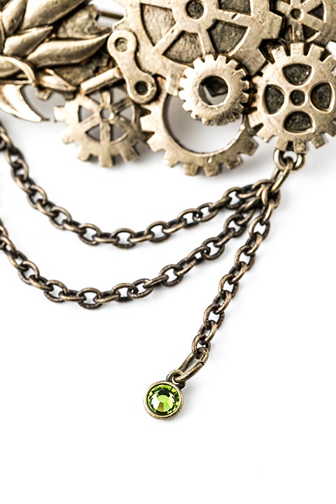 千モデルのブローチ