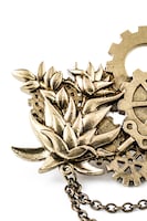 千モデルのブローチ