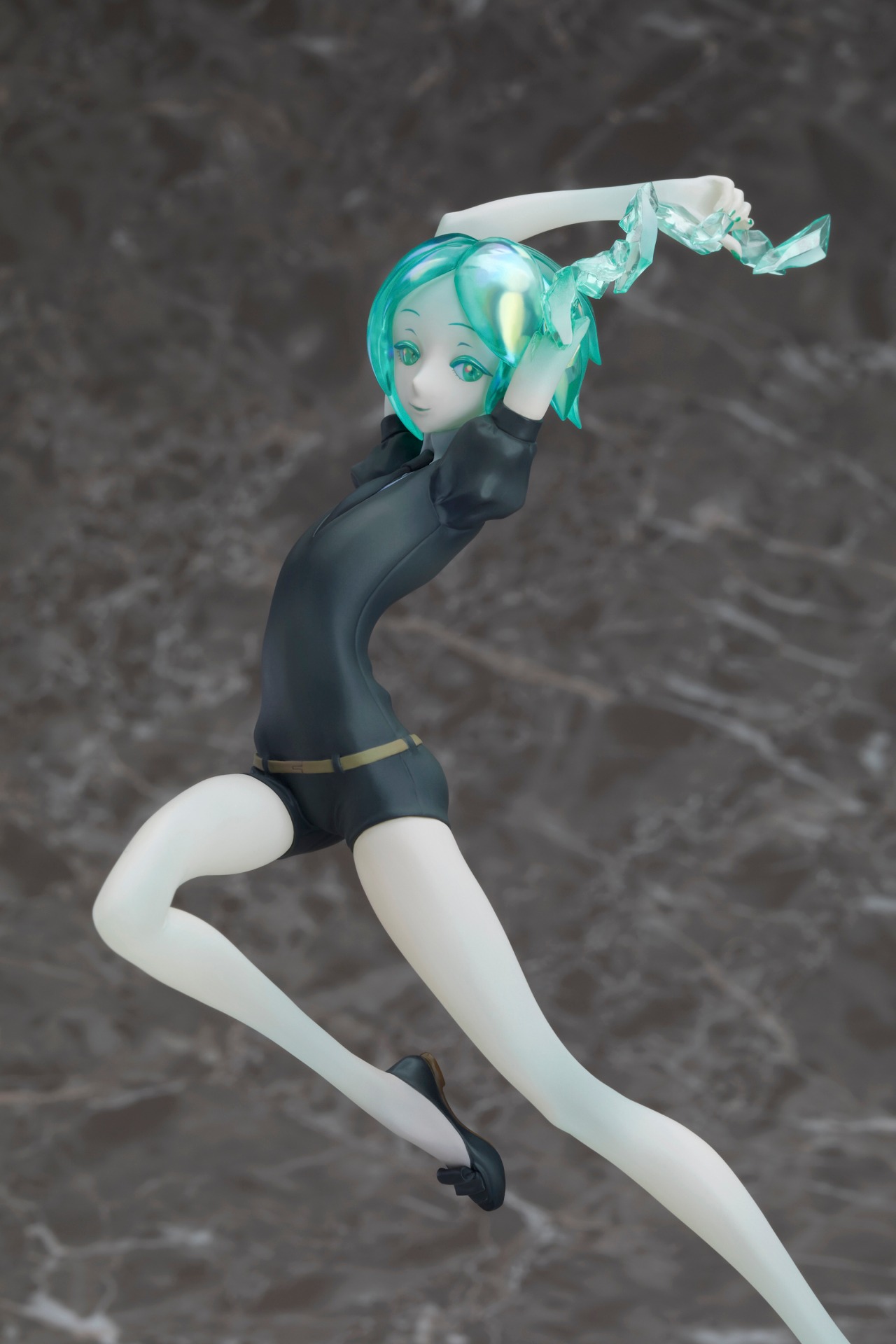 「1/8スケールフィギュア 『フォスフォフィライト』」(c)市川春子／講談社