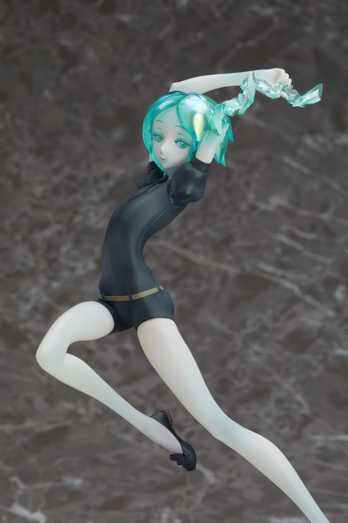 宝石の国 フォスが立体化 美しいボディラインと宝石のきらめきを再現 コミックナタリー