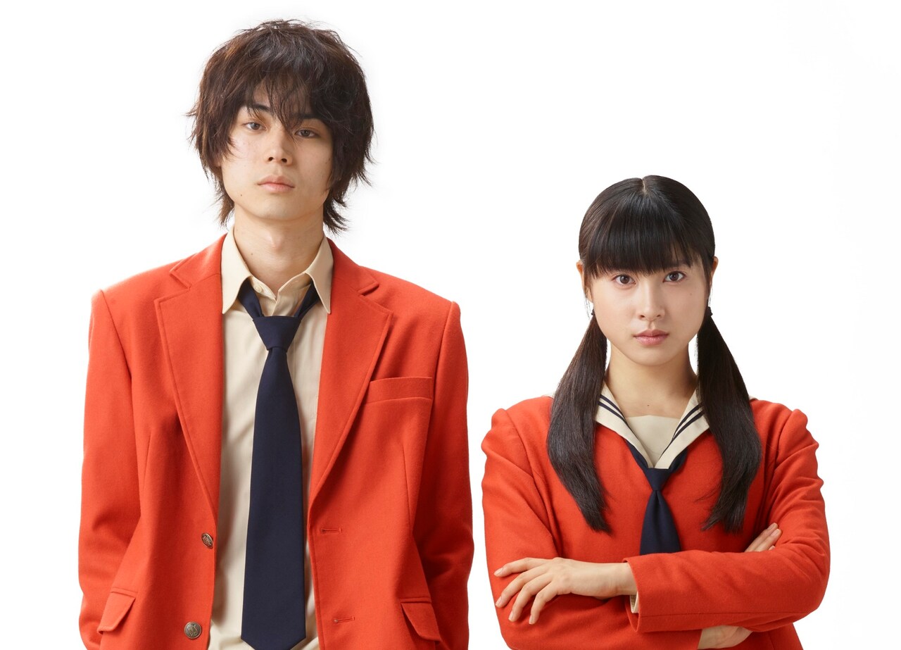 左から菅田将暉扮する吉田春、土屋太鳳扮する水谷雫。