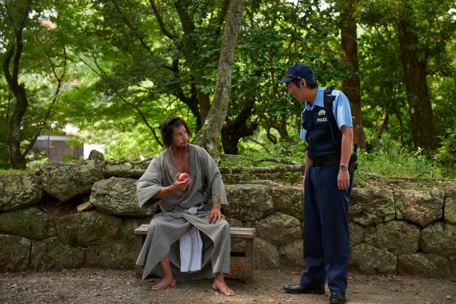 映画「サムライせんせい」より新規の場面写真。