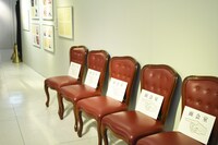 「少女革命ウテナ TVアニメ放送20周年記念展 ～薔薇と革命の記憶、絶対運命黙示録～」の様子。