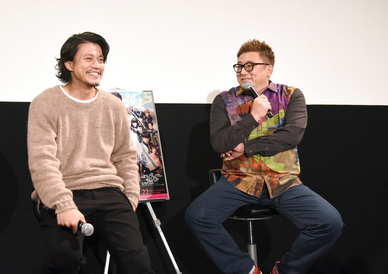 左から坂田銀時役の小栗旬、福田雄一監督。