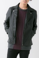 ゴジラモデルのライダースジャケットはメンズ用も用意されている。