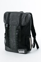 ゴジラモデルのリュック。