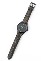 ゴジラモデルの腕時計。