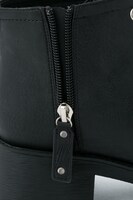 ゴジラモデルのブーツ。