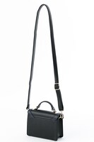 ハルオ・サカキモデルのバッグ。