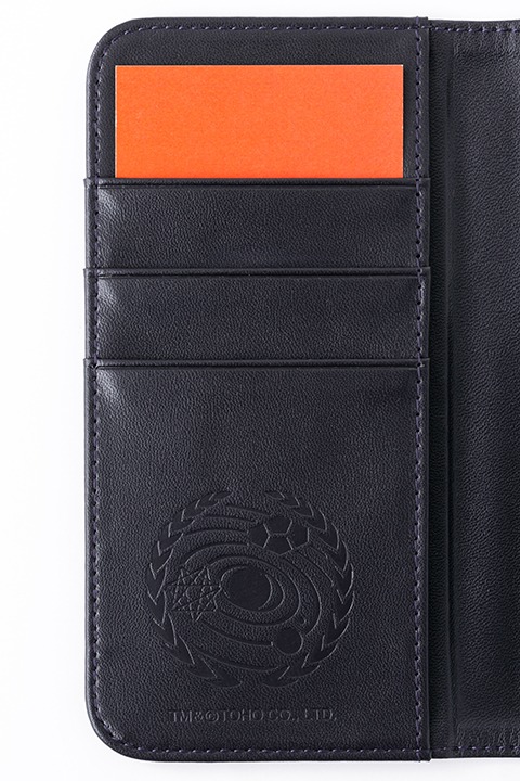 ハルオ・サカキモデルのスマートフォンケースの使用イメージ。