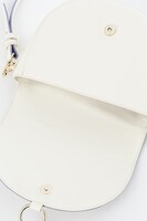 メトフィエスモデルのバッグ。