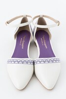 メトフィエスモデルのパンプス。