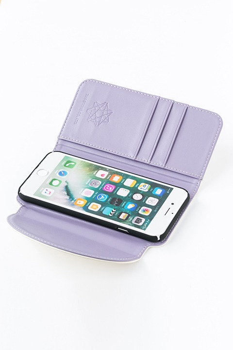 メトフィエスモデルのスマートフォンケースの使用イメージ。
