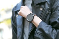 「GODZILLA 怪獣惑星」とSuperGroupiesのコラボアイテムの使用イメージ。