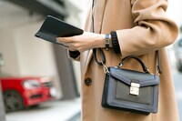 「GODZILLA 怪獣惑星」とSuperGroupiesのコラボアイテムの使用イメージ。