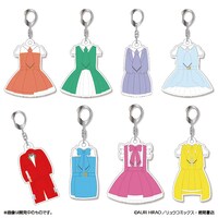 「ChamJam 衣装キーホルダー＆チェキ風缶バッジセット」衣装キーホルダーのイメージ。