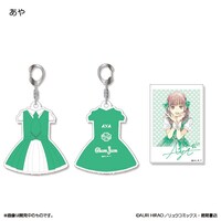 「ChamJam 衣装キーホルダー＆チェキ風缶バッジセット」のセットイメージ。