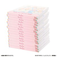 「ChamJam CDジャケット風イラストカード」を積んだ様子。