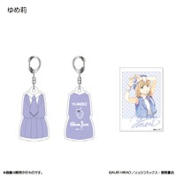 「ChamJam 衣装キーホルダー＆チェキ風缶バッジセット」のセットイメージ。