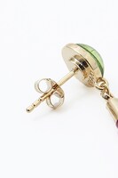 チョロ松モデルのピアス。