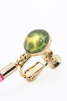 チョロ松モデルのイヤリング。