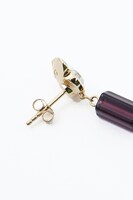 一松モデルのピアス。