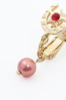 おそ松モデルのイヤリング。