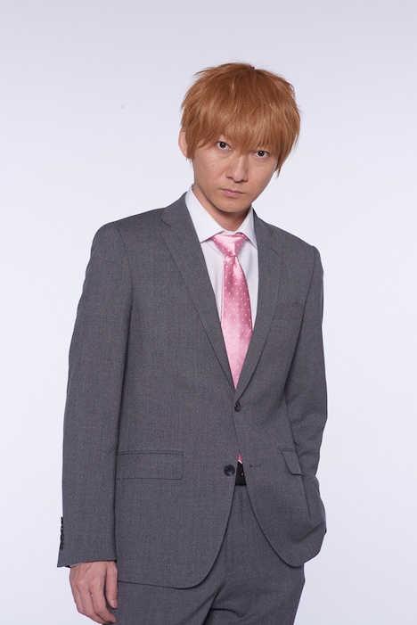 波岡一喜扮する霊幻新隆。