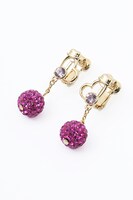 トド松モデルのイヤリング。