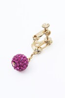 トド松モデルのイヤリング。