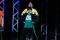 山下大輝（前）と三宅健太。