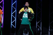 山下大輝（前）と三宅健太。