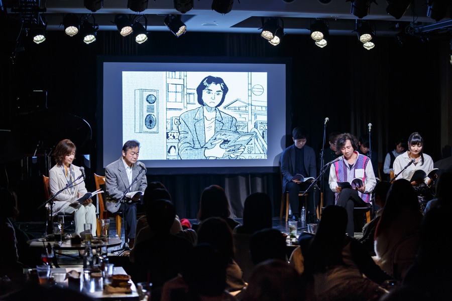 11月22日に行われた「弘兼憲史・四季のドラマ オーディオドラマシアター 黄昏流星群」の様子。前列左から藍とも子、井口成人、三木眞一郎、竹内恵美子。