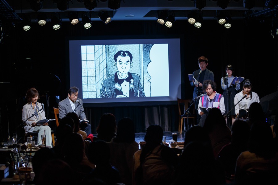 11月22日に行われた「弘兼憲史・四季のドラマ オーディオドラマシアター 黄昏流星群」の様子。前列左から藍とも子、井口成人、三木眞一郎、竹内恵美子。
