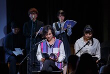 11月22日に行われた「弘兼憲史・四季のドラマ オーディオドラマシアター 黄昏流星群」の様子。前列左から三木眞一郎、竹内恵美子。