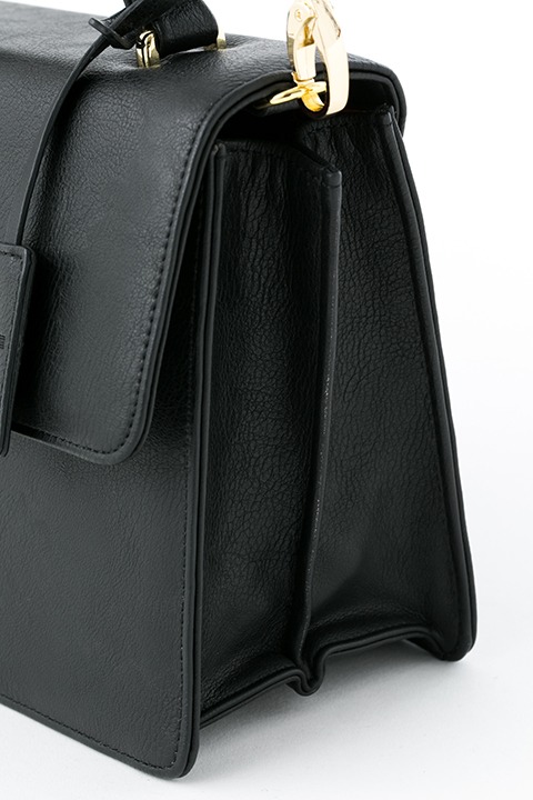 「血界戦線 & BEYOND」のハンドバッグ（クラウス・V・ラインヘルツモデル）。