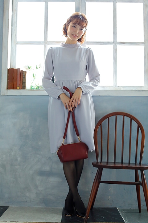 「血界戦線 & BEYOND」のショルダーポーチ（クラウス・V・ラインヘルツモデル）の使用イメージ。