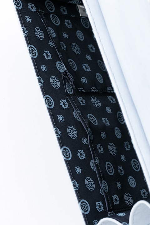 「血界戦線 & BEYOND」のハンドバッグ（レオナルド・ウォッチモデル）。