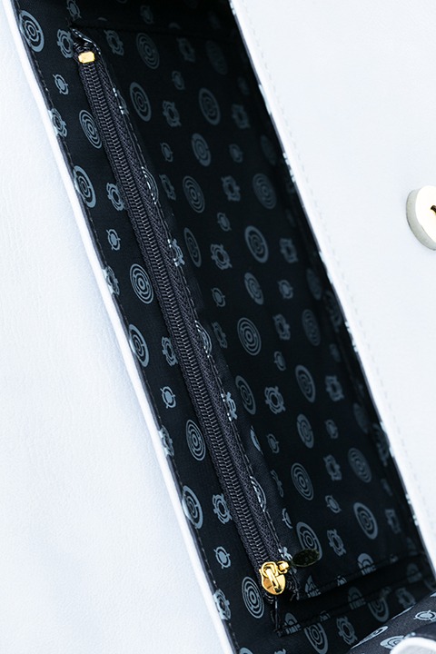 「血界戦線 & BEYOND」のハンドバッグ（レオナルド・ウォッチモデル）。