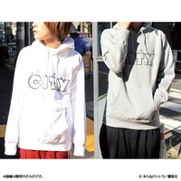 パーカーの着用例。