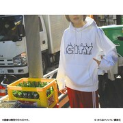 パーカーの着用例。