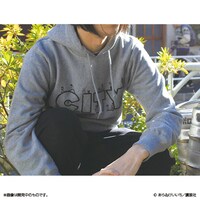 パーカーの着用例。