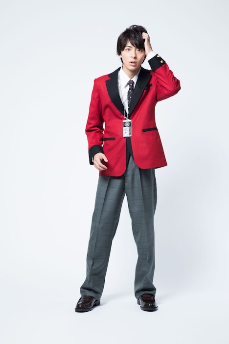 鈴井涼太役の高杉真宙。