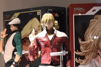 「12"PM バーナビー・ブルックス Jr.-Casual style-」（写真中央）