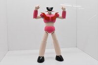 おかずクラブとコラボしたマジンガーZ。タイトルは「女芸人」。