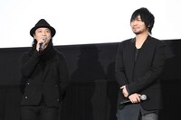 左から安倍蒼世役の鳥海浩輔、曇天火役の中村悠一。