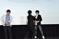 じゃれ合う増田俊樹と花江夏樹。