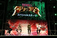 「電光超人グリッドマン」スペシャルステージの様子。